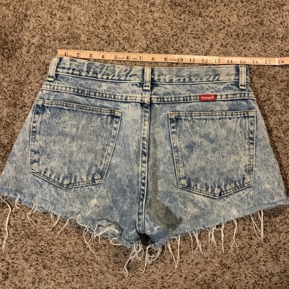 VINTAGE WRANGLER JEANS SHORTS - Picture 2 of 4